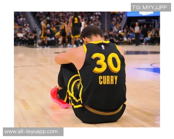 库里幽默回应穿鞋致敬克莱称只是偶然试鞋合脚