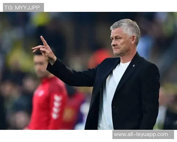 卡里克接任曼联临时主帅索尔斯克亚遭球员反对引发关注